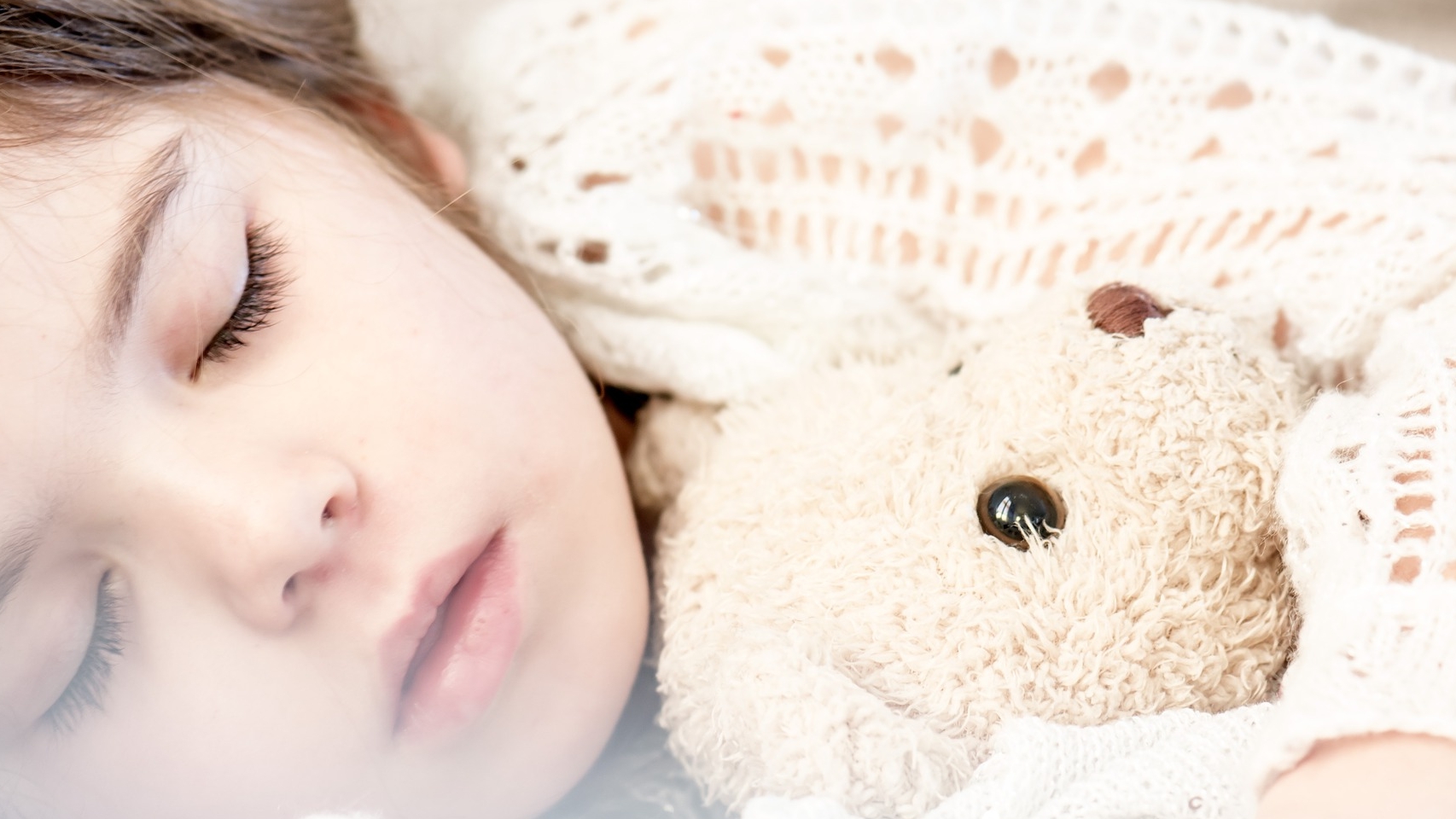 Fogcsikorgatás alvás közben: pontosan mi okozhatja a gyerekeknél? - Gyerek | Femina